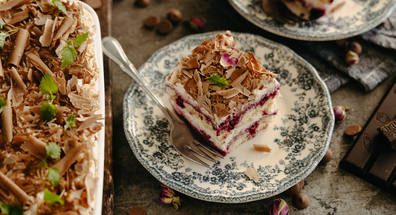 Tiramisu cu coacăză neagră