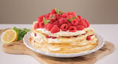 Tort de clătite cu zmeură